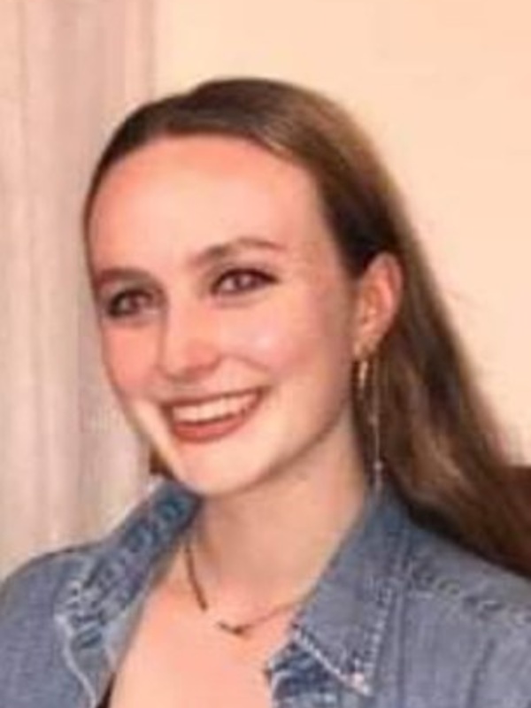  Claire Riordan