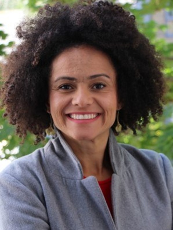 Dr Livia Ribeiro  de Souza